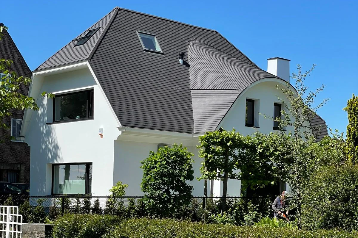 Huis met gerenoveerd dak door Coopman Construct